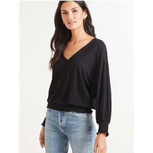 Evereve Layla Smocked Dolman Sleeve V-Neck Sweater Top in Black Size Small
